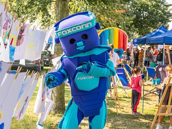 foxconn-maskot